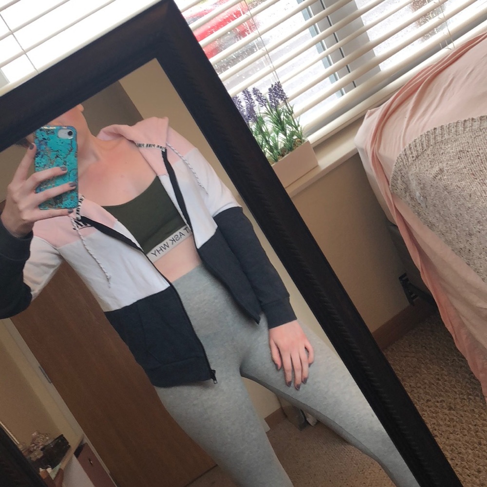 🌷PINK Sweatshirt🌷